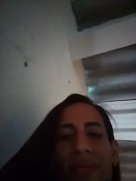 Snapshot of AlexaWarner chatting on 11-05-25, 04:07 AlexaWarner online show from 11-05-25, 04:07