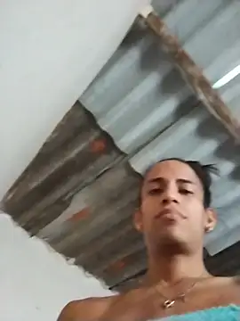 Snapshot of AlexaWarner chatting on 11-08-25, 04:07 AlexaWarner online show from 11-08-25, 04:07