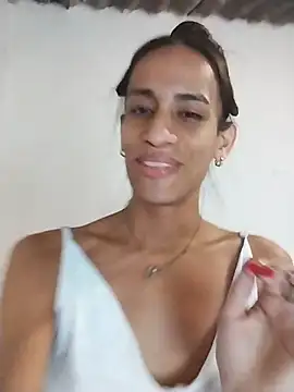 Snapshot of AlexaWarner chatting on 11-16-25, 04:12 AlexaWarner online show from 11-16-25, 04:12