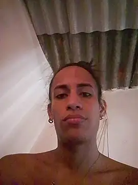 Snapshot of AlexaWarner chatting on 11-20-25, 04:07 AlexaWarner online show from 11-20-25, 04:07