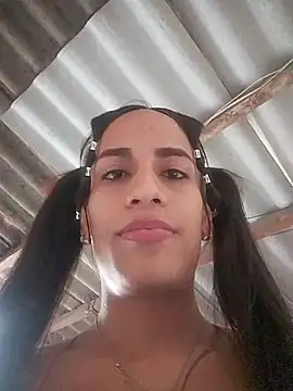 Snapshot of AlexaWarner chatting on 11-23-25, 04:07 AlexaWarner online show from 11-23-25, 04:07