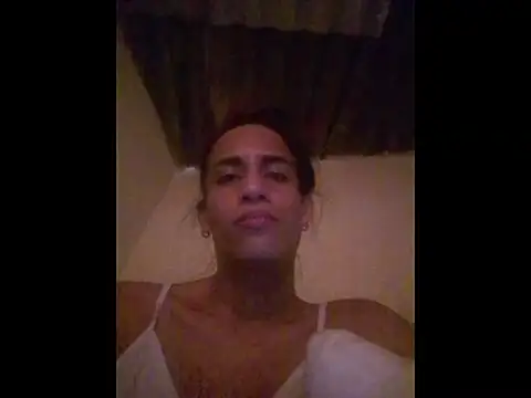 Snapshot of AlexaWarner chatting on 12-01-25, 04:01 AlexaWarner online show from 12-01-25, 04:01