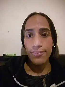 Snapshot of AlexaWarner chatting on 12-04-25, 05:17 AlexaWarner online show from 12-04-25, 05:17