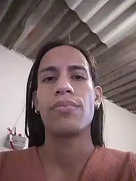 Snapshot of AlexaWarner chatting on 12-05-25, 06:26 AlexaWarner online show from 12-05-25, 06:26