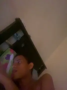 Snapshot of AlexaWarner chatting on 12-16-25, 04:01 AlexaWarner online show from 12-16-25, 04:01