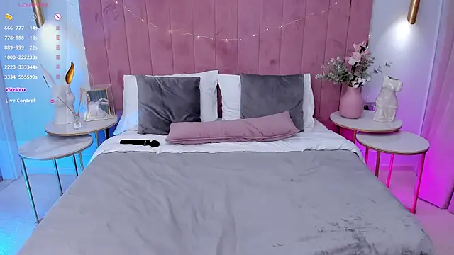 Snapshot of MilaVoxx chatting on 03-13-25, 11:51 MilaVoxx online show from 03-13-25, 11:51