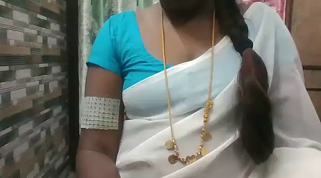 Hot akshara online show from 12-04-24, 07:45