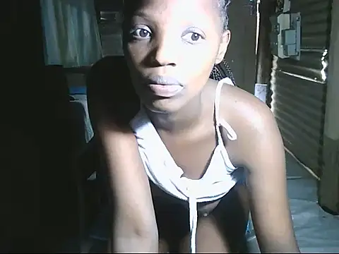 Snapshot of Zuzu_angel chatting on 09-17-25, 12:29 Zuzu angel online show from 09-17-25, 12:29