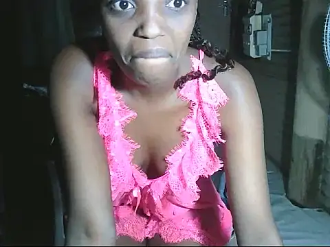 Snapshot of Zuzu_angel chatting on 09-19-25, 07:47 Zuzu angel online show from 09-19-25, 07:47