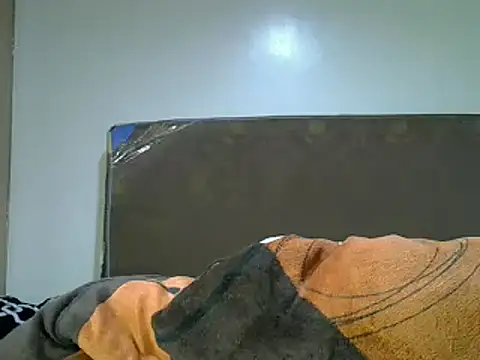 Snapshot of Sexxyann chatting on 09-26-25, 11:20 Sexxyann online show from 09-26-25, 11:20
