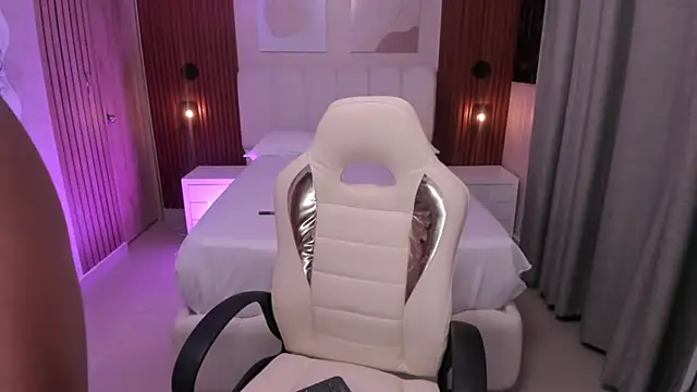 Leah Sweetie online show from 10-25-25, 10:23