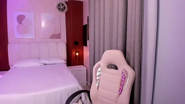 Leah Sweetie online show from 11-07-25, 10:15