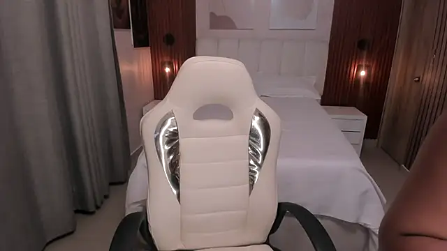 Leah Sweetie online show from 11-17-25, 10:21