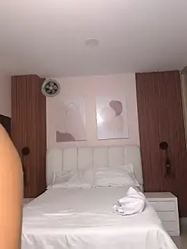 Leah Sweetie online show from 11-19-25, 10:15