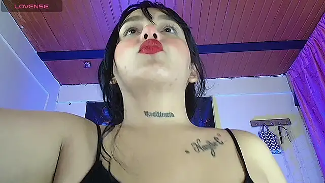 pocahonta89 online show from 11-16-25, 03:23