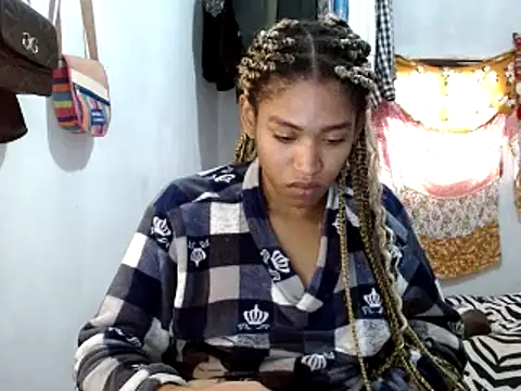 miriam775 online show from 02-05-25, 03:31