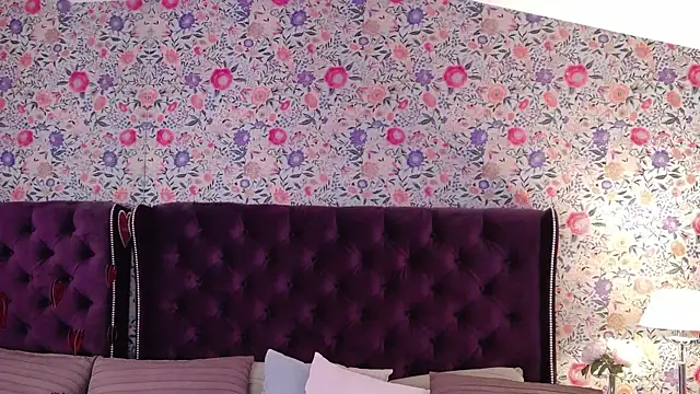 Evapeach  online show from 02-21-25, 01:44