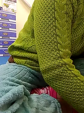 JasminePham online show from 12-17-24, 06:56