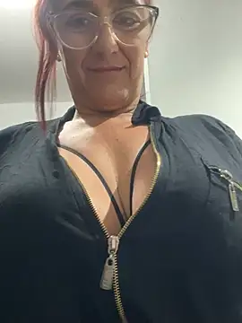 Snapshot of anastasia_and_jordan chatting on 02-05-26, 09:25 anastasia and jordan online show from 02-05-26, 09:25