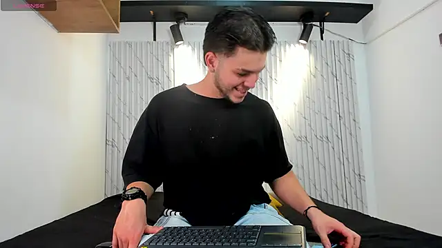 danielclarton1 online show from 01-02-25, 08:02