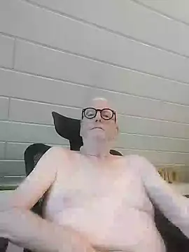 Snapshot of Greyhound70 chatting on 10-26-25, 03:51 Greyhound70 online show from 10-26-25, 03:51