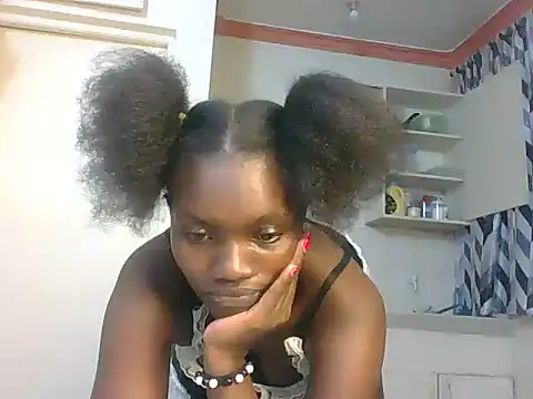 Snapshot of Slimthick900 chatting on 02-07-25, 07:40 Slimthick900 online show from 02-07-25, 07:40