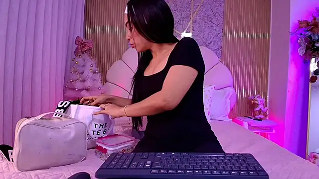 aisha sh online show from 11-25-25, 11:54