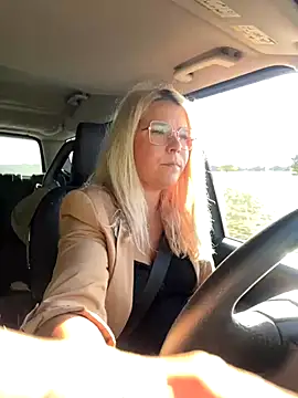 EmyLana online show from 10-11-25, 03:21