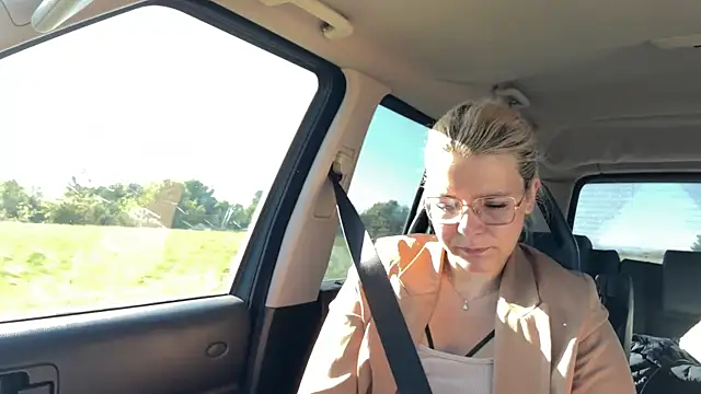 EmyLana online show from 10-12-25, 08:24