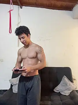 Snapshot of ethan_noir chatting on 10-11-25, 03:21 ethan noir online show from 10-11-25, 03:21