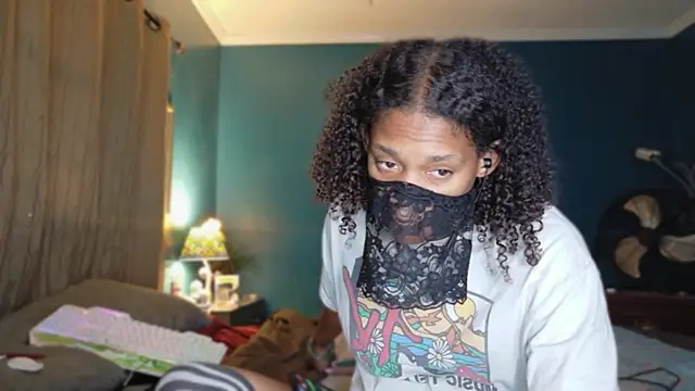 Snapshot of CurlyNony chatting on 09-25-25, 10:46 CurlyNony online show from 09-25-25, 10:46