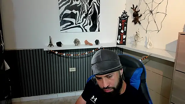 Snapshot of Daemon21 chatting on 10-22-25, 12:44 Daemon21 online show from 10-22-25, 12:44