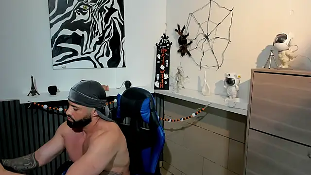 Snapshot of Daemon21 chatting on 10-23-25, 10:08 Daemon21 online show from 10-23-25, 10:08