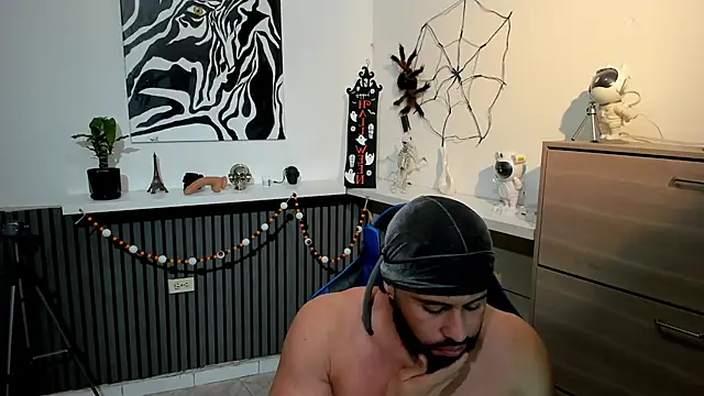 Snapshot of Daemon21 chatting on 11-10-25, 01:37 Daemon21 online show from 11-10-25, 01:37