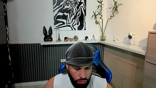 Snapshot of Daemon21 chatting on 11-11-25, 11:49 Daemon21 online show from 11-11-25, 11:49