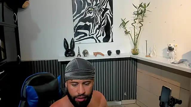 Snapshot of Daemon21 chatting on 11-19-25, 10:10 Daemon21 online show from 11-19-25, 10:10