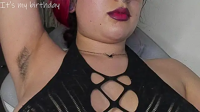 larissa01  online show from 01-18-25, 09:13