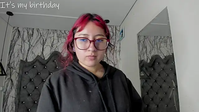 larissa01  online show from 01-23-25, 03:26
