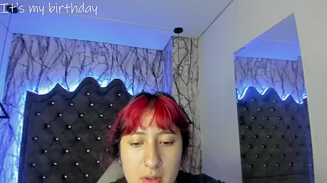 larissa01  online show from 01-25-25, 02:47