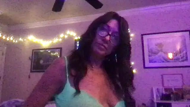 Snapshot of karrmmaa chatting on 01-08-25, 02:03 karrmmaa online show from 01-08-25, 02:03