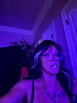 Snapshot of karrmmaa chatting on 11-16-25, 02:28 karrmmaa online show from 11-16-25, 02:28