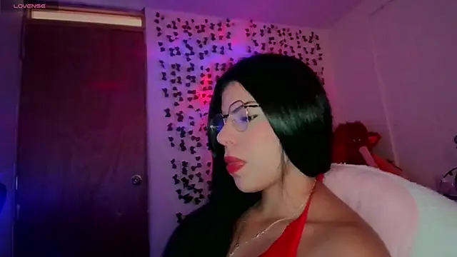 Adararose1 online show from 11-18-25, 06:45