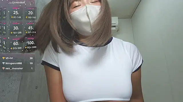 sara  xx  love online show from 10-19-25, 01:34