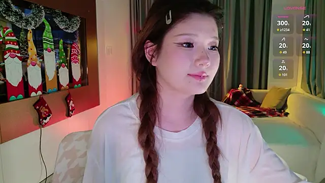 Snapshot of KitayamaChu chatting on 12-14-25, 04:12 KitayamaChu online show from 12-14-25, 04:12