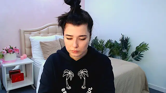  Sun Shy  online show from 10-21-25, 10:05