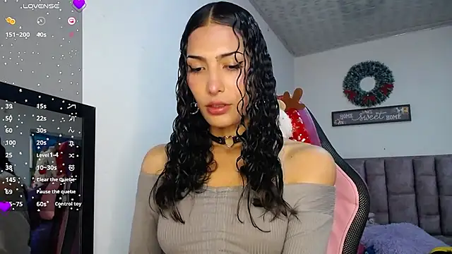 Lanna hott  online show from 12-17-25, 07:20