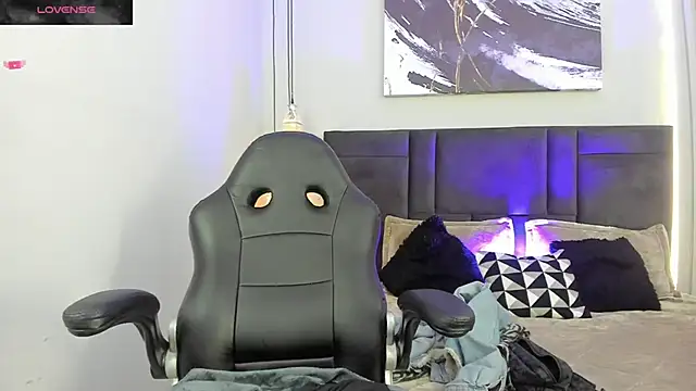 Valkiria ponce online show from 09-30-25, 04:17