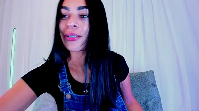 Snapshot of Yasiir_0229 chatting on 10-01-25, 03:56 Yasiir 0229 online show from 10-01-25, 03:56