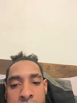 Snapshot of u091 chatting on 12-10-24, 01:00 u091 online show from 12-10-24, 01:00