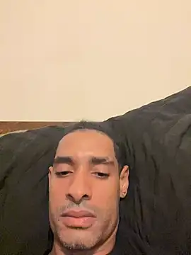 Snapshot of u091 chatting on 12-21-24, 12:53 u091 online show from 12-21-24, 12:53